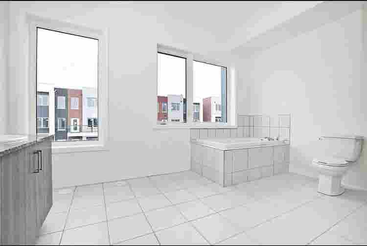Room for rent with 2 roomies