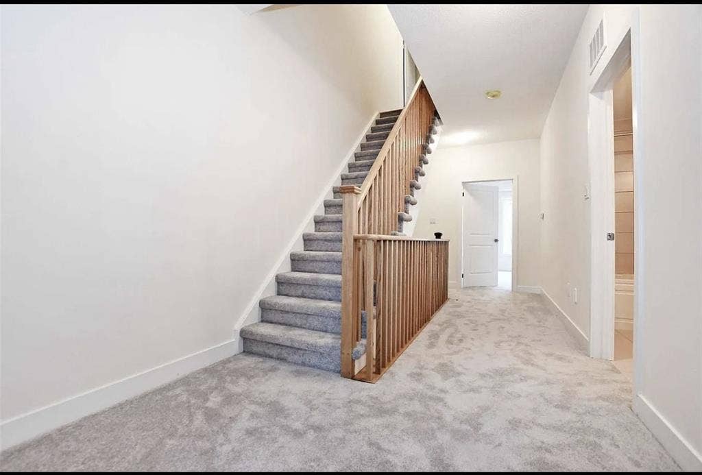 Room for rent with 2 roomies