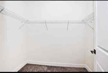 Room for rent with 2 roomies