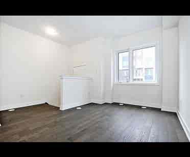 Room for rent with 2 roomies