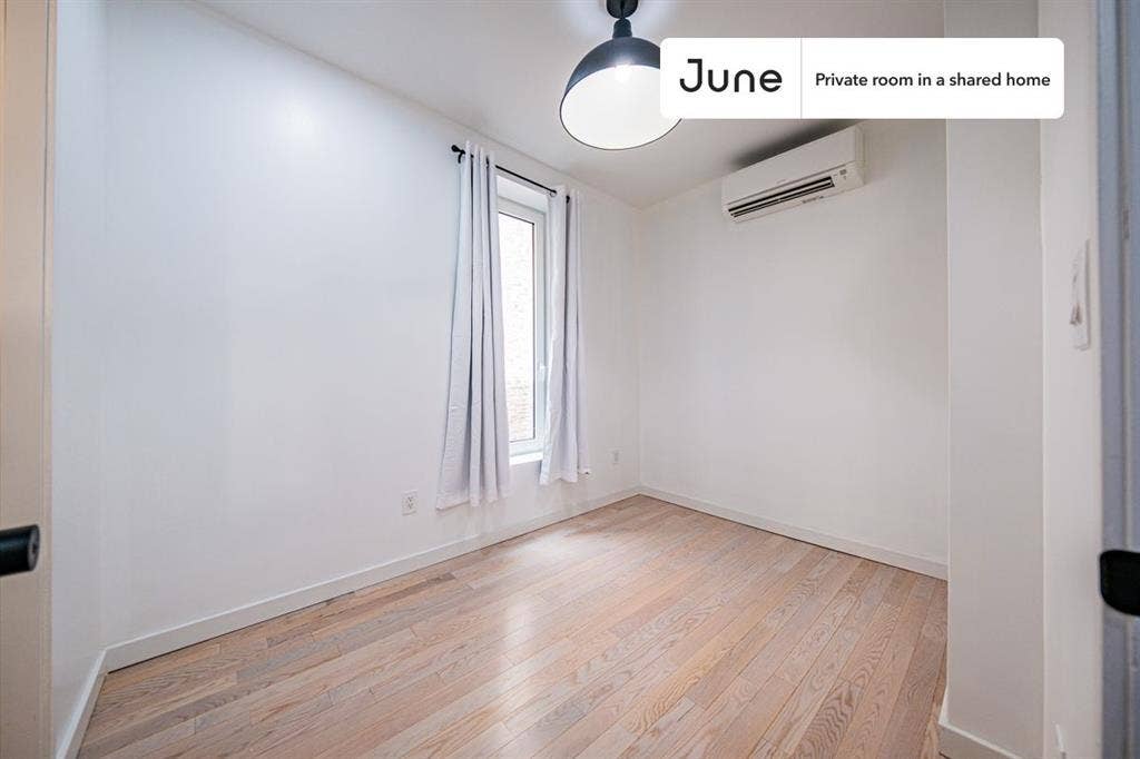 4 BR in New York City