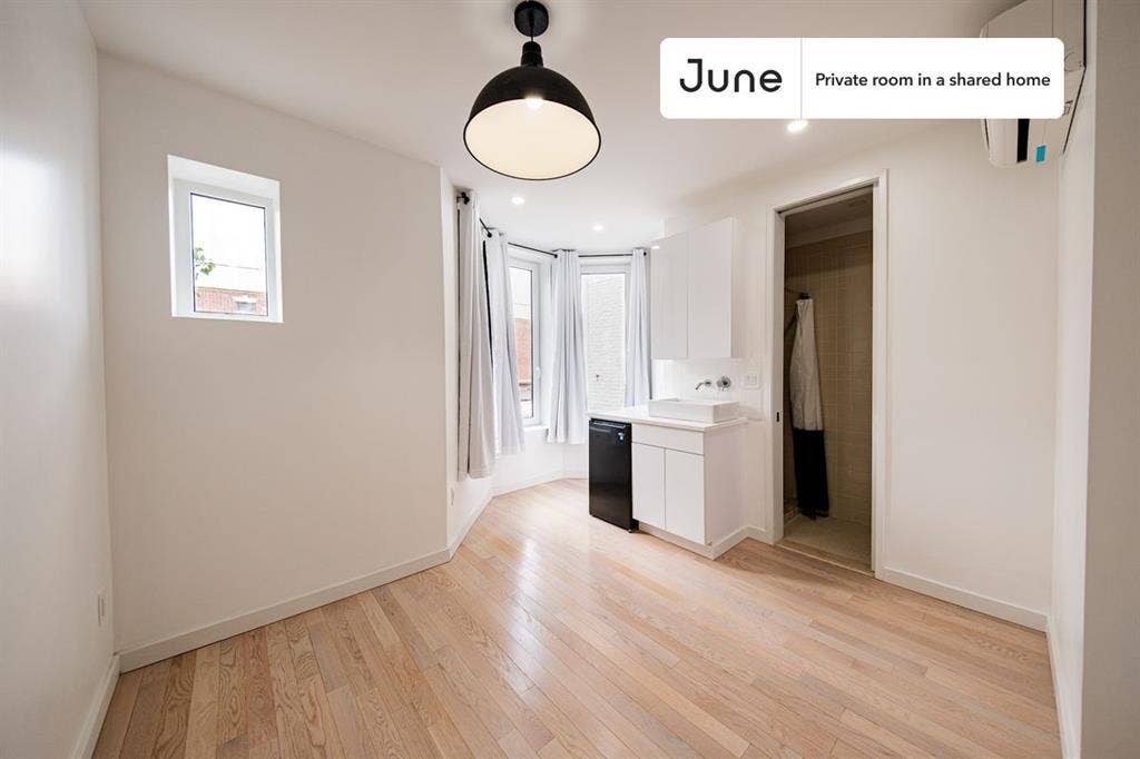 4 BR in New York City