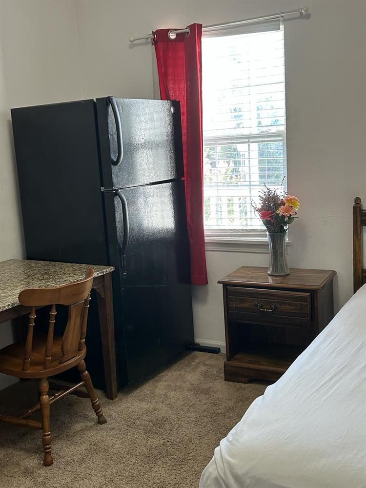 I have a room for rent