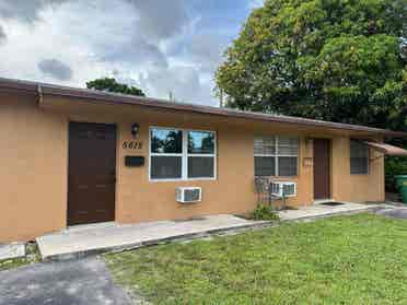 Renovated 2BR Duplex – Move In Now!