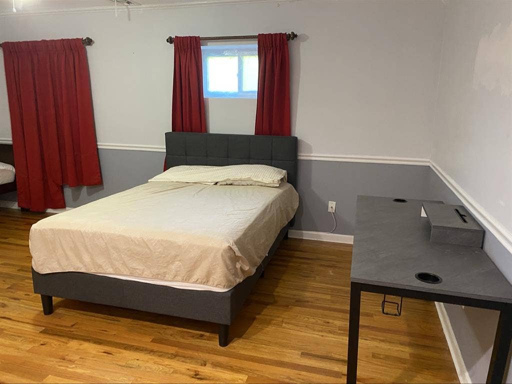 Large private bedroom for rent!