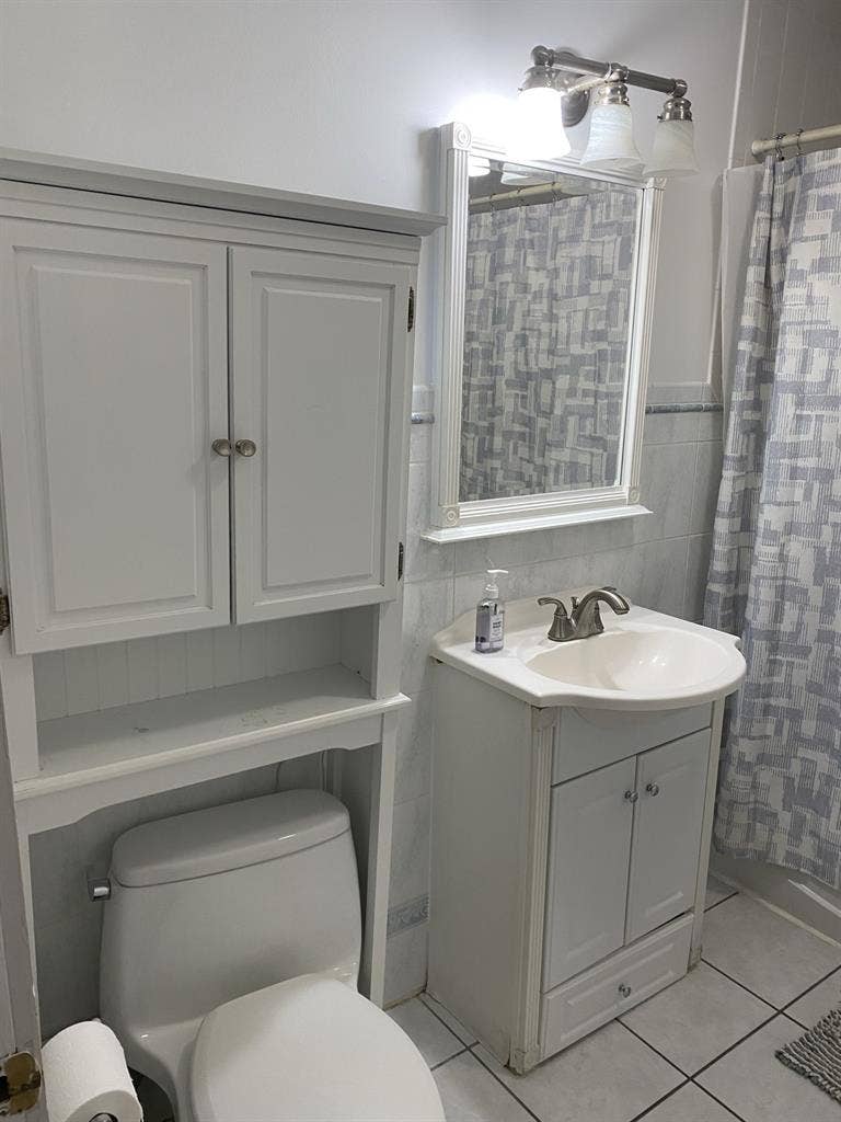 Large private bedroom for rent!