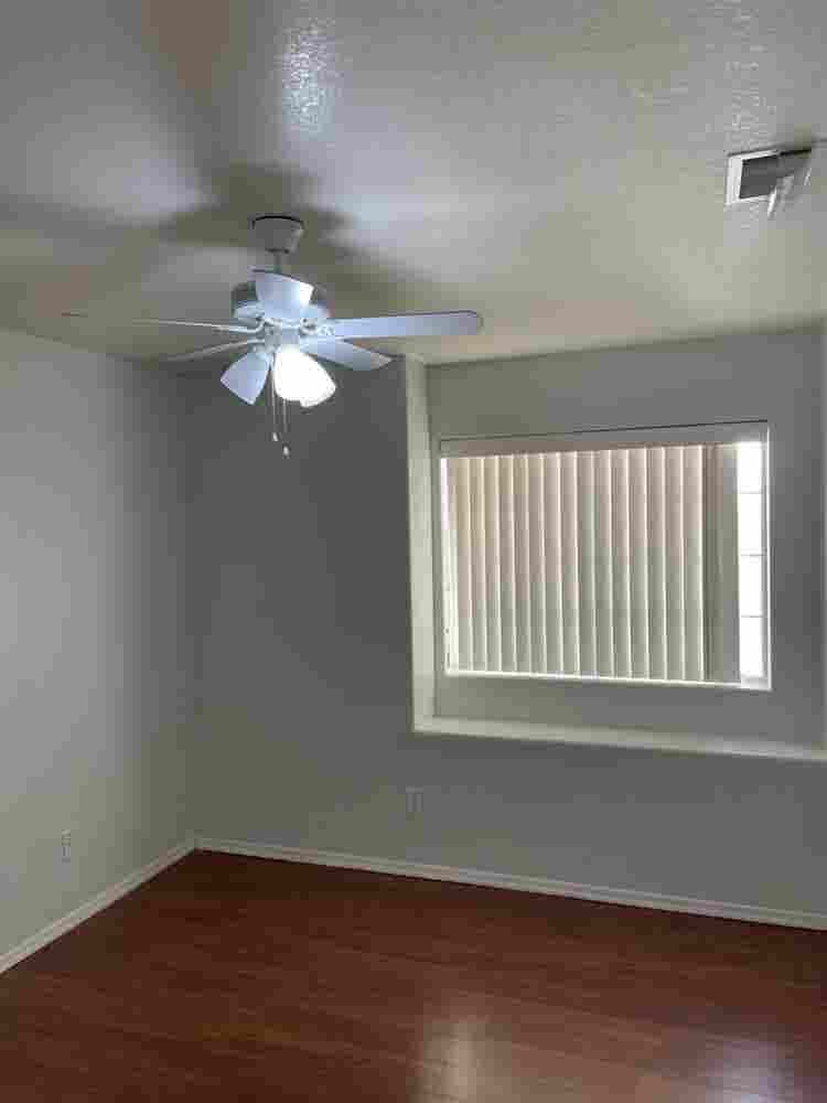 Spacious rooms available in house