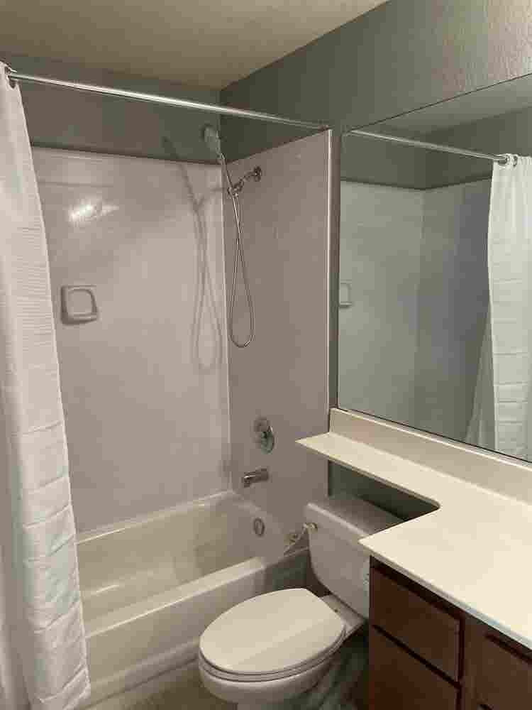 Spacious rooms available in house