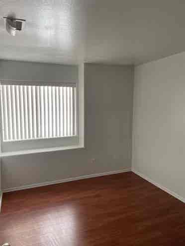 Spacious rooms available in house