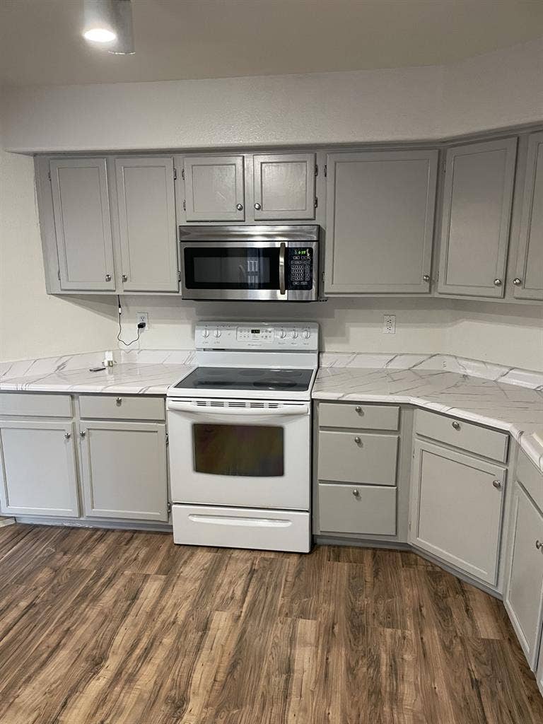 Spacious rooms available in house