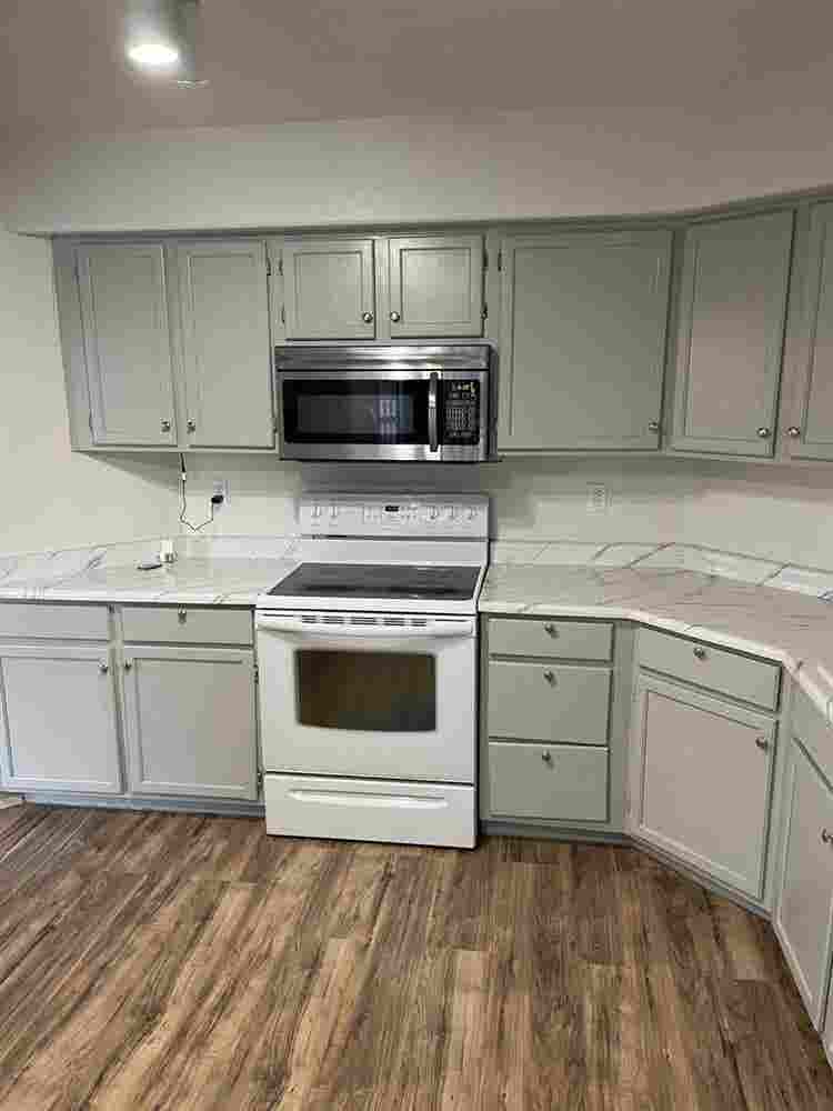 Spacious rooms available in house
