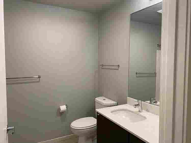 b Room in Uni district