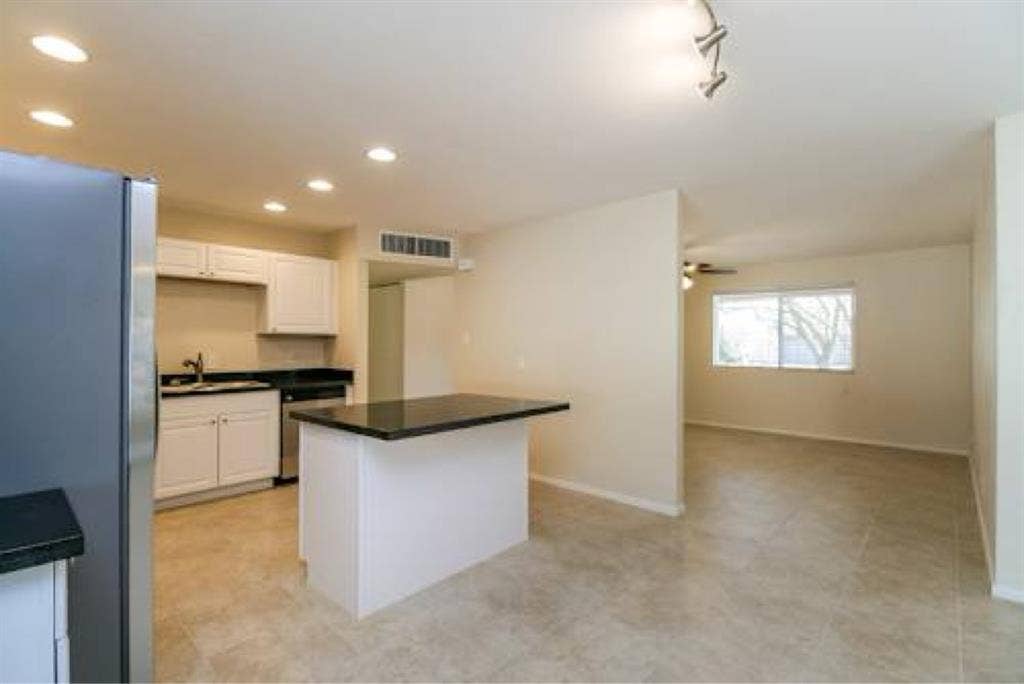 Modern Master Bedrooms For Rent