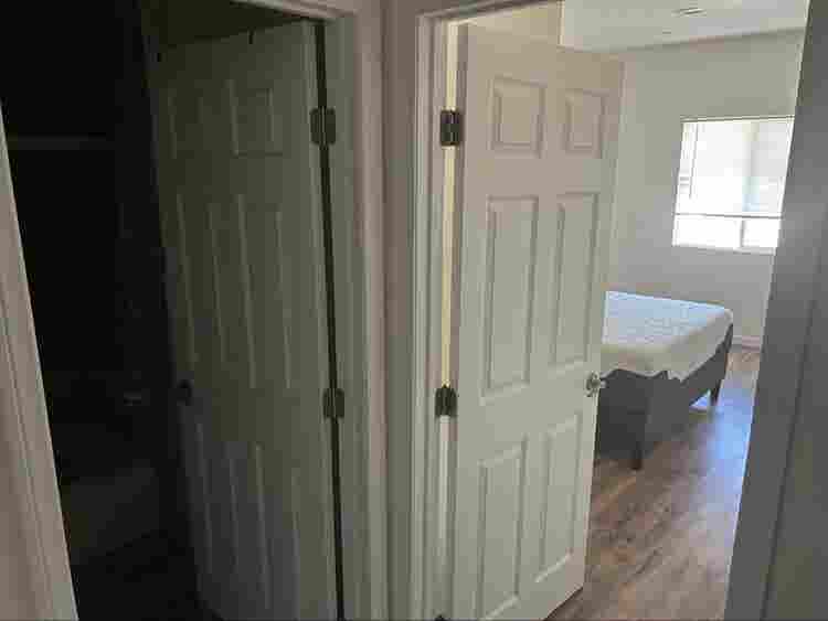 LF  bath APT near SDSU