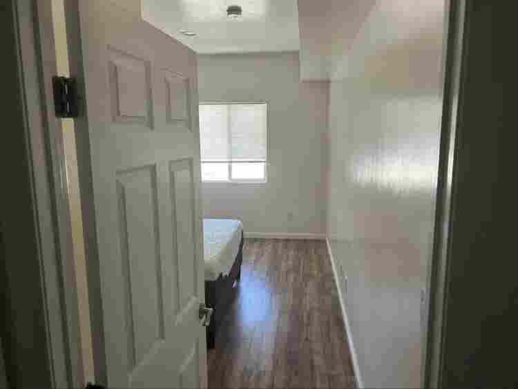 LF  bath APT near SDSU