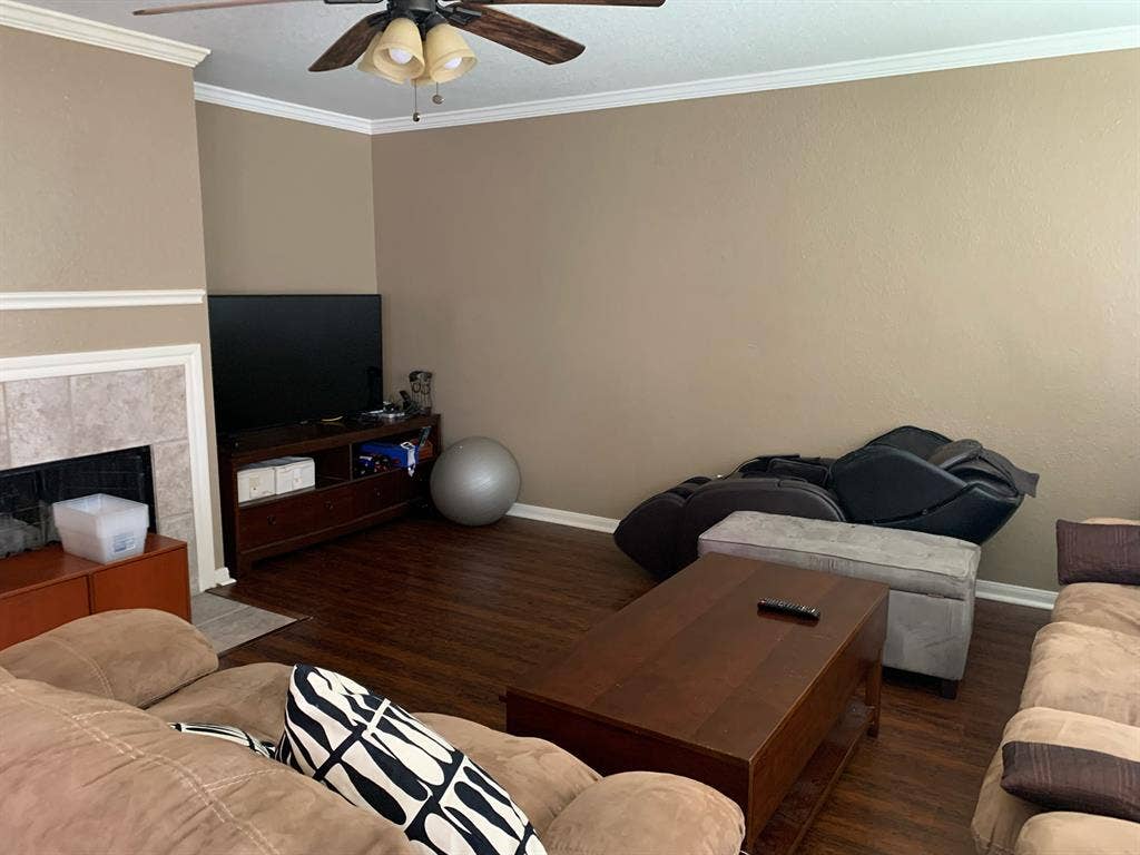 2 Rooms in Cypress, TX avail