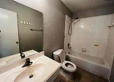 2 Rooms in Cypress, TX avail