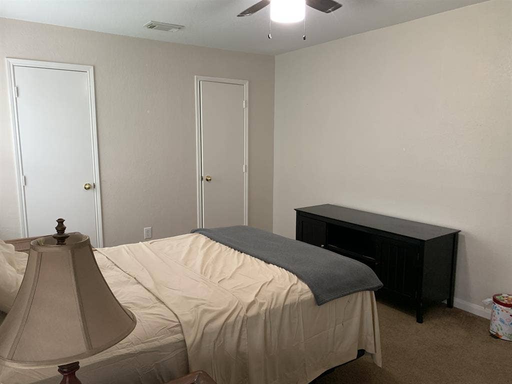 2 Rooms in Cypress, TX avail