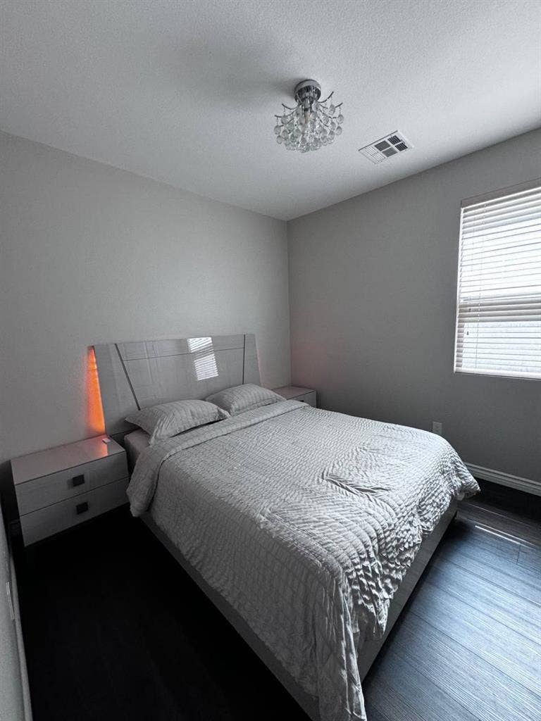 MODERN Private Room for rent!