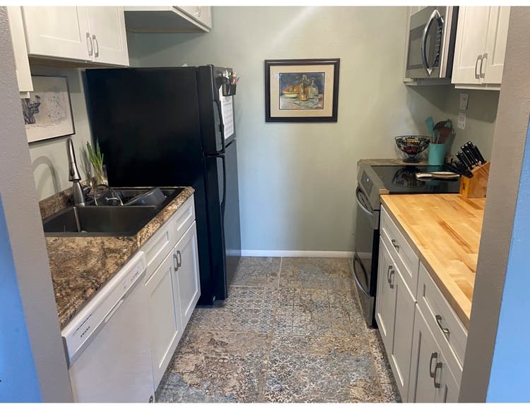 Room In Aurora W/Private Bathroom