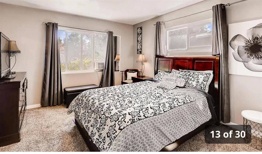 Comfortable Room In Aurora