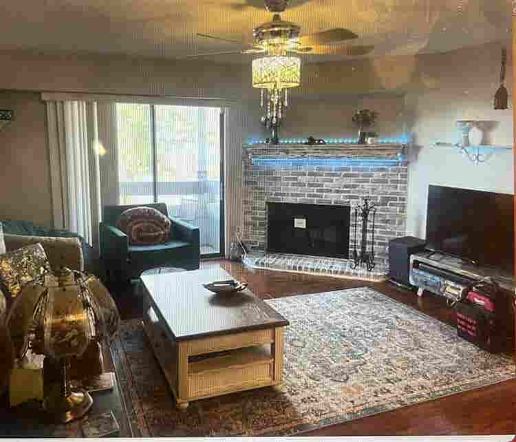 Room In Aurora W/Private Bathroom