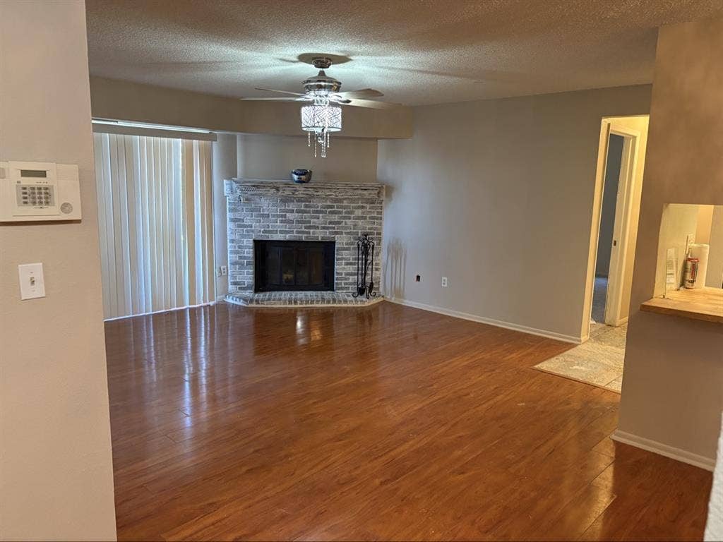 Room In Aurora W/Private Bathroom