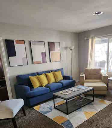 Comfortable Room In Aurora