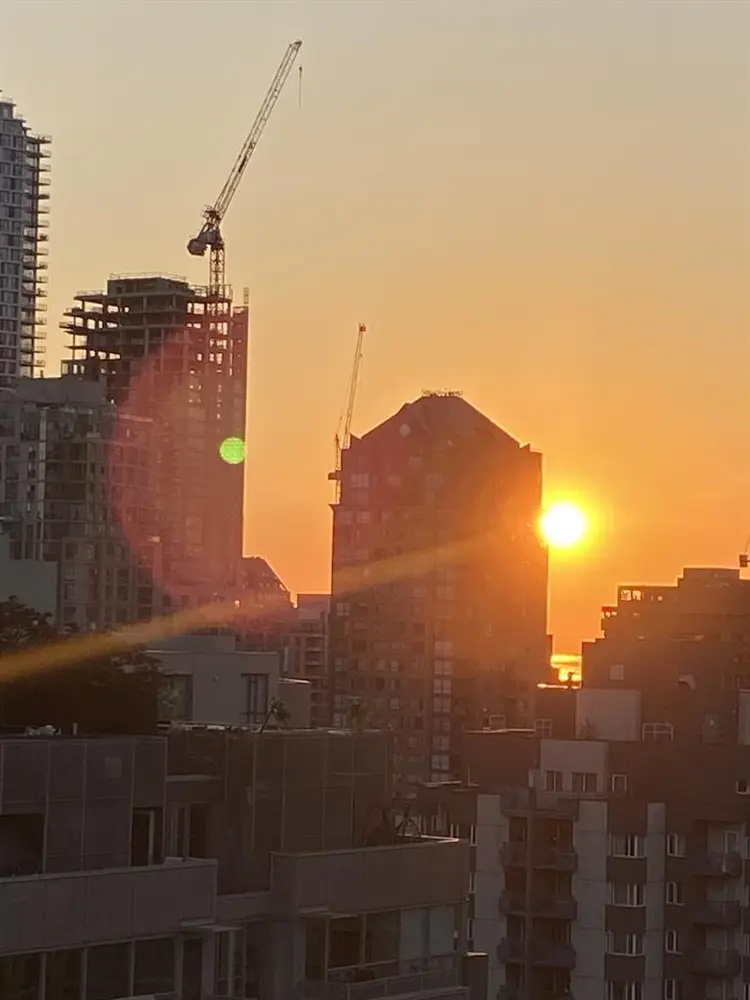 DECEMBER Short term Room for rent