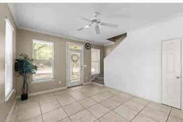 Townhome close to I-