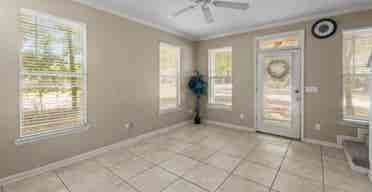 Townhome close to I-