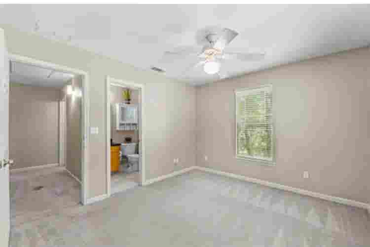 Townhome close to I-