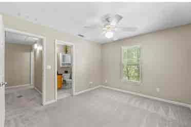 Townhome close to I-