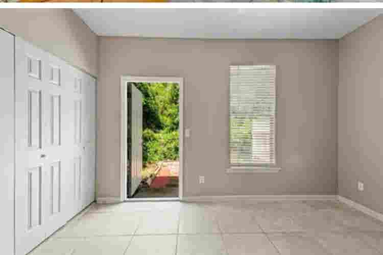 Townhome close to I-