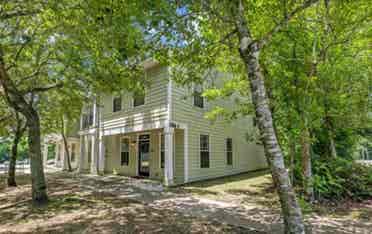 Townhome close to I-