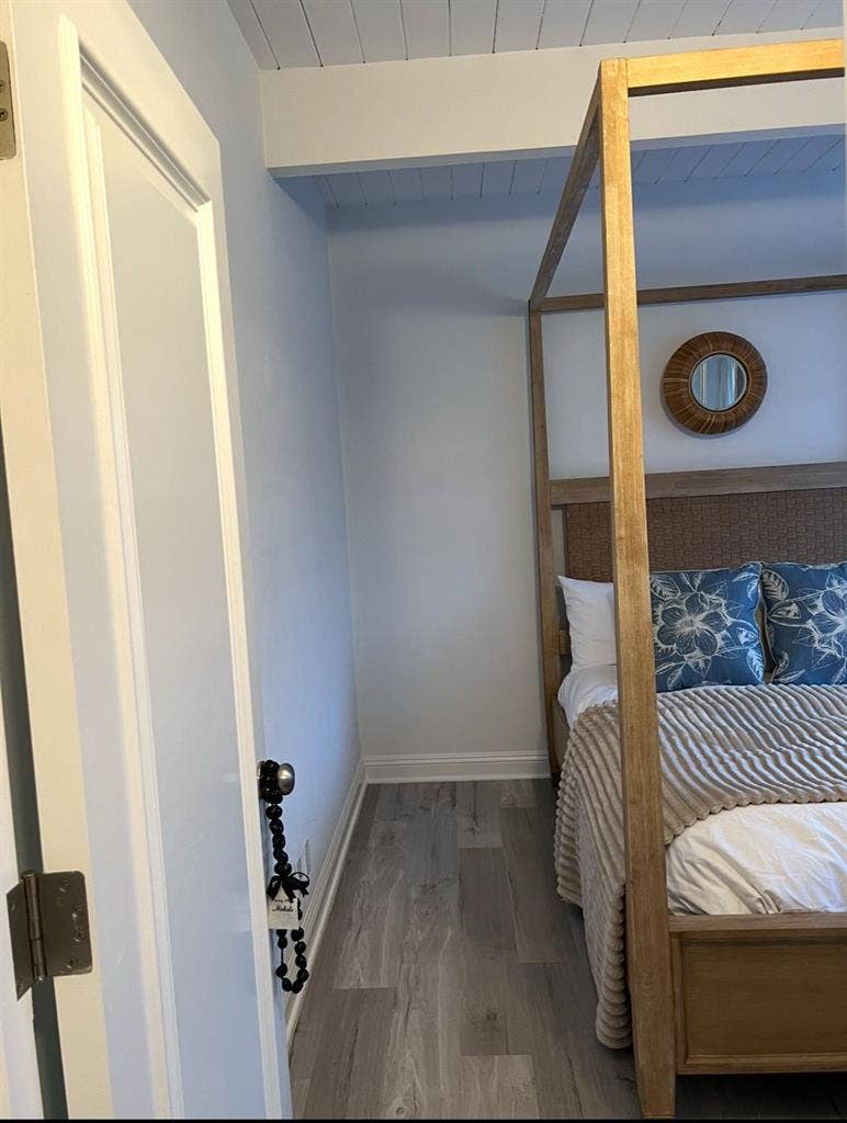 Oceanfront room for rent