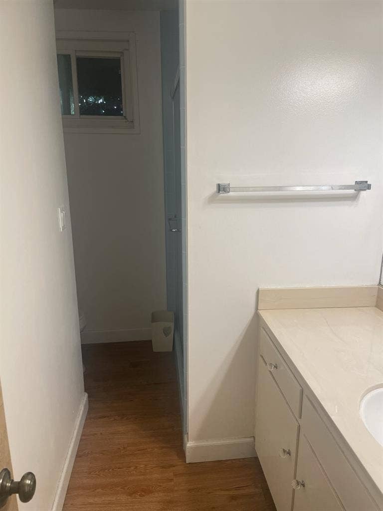 Private room w/ private bathroom