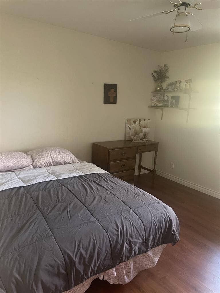 Private room w/ private bathroom