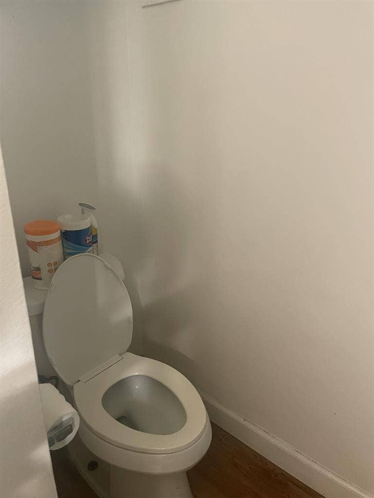 Private room w/ private bathroom