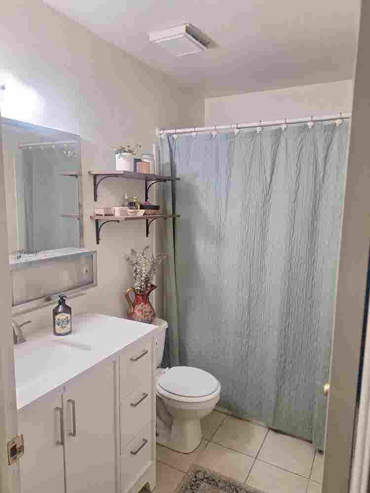 Master bedroom for rent