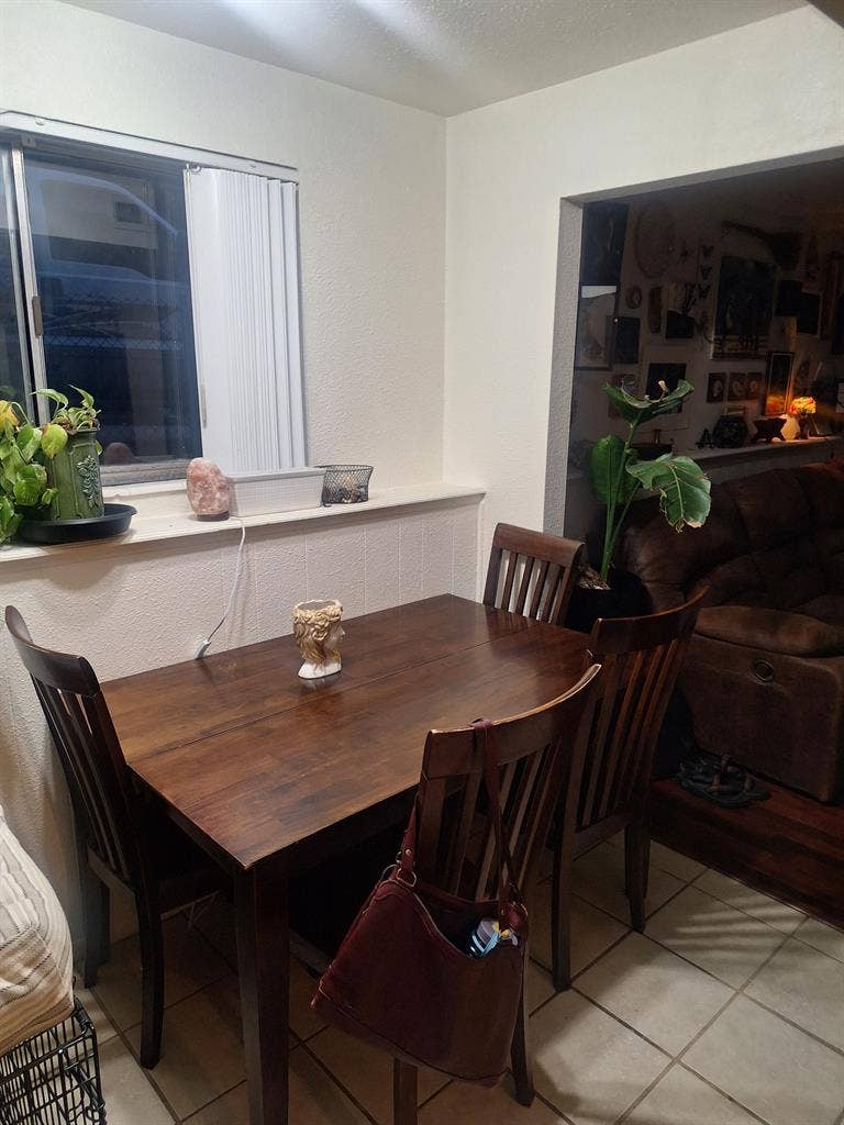 Master bedroom for rent