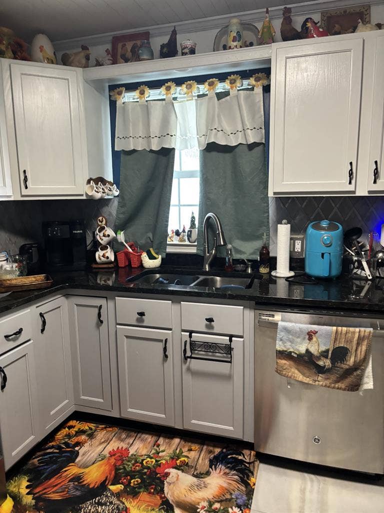 Room For Rent in a Home