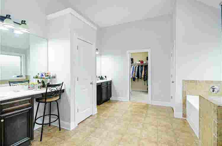 4 Bedroom Single Family house