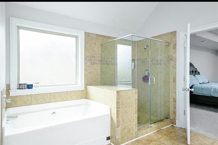 4 Bedroom Single Family house