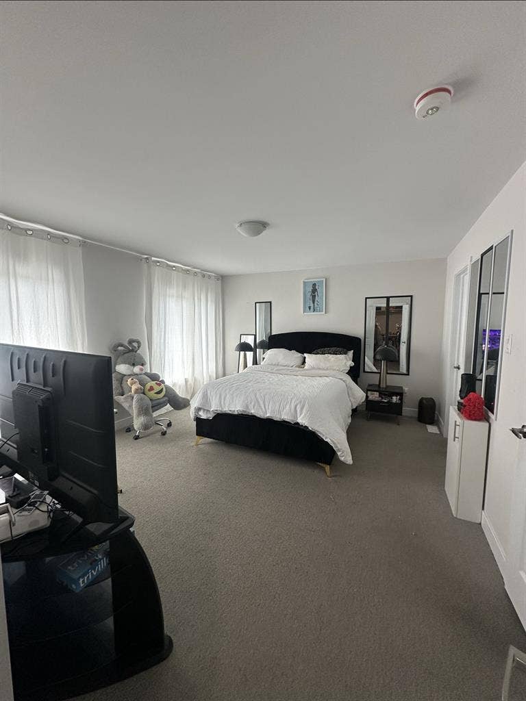 Private room for rent