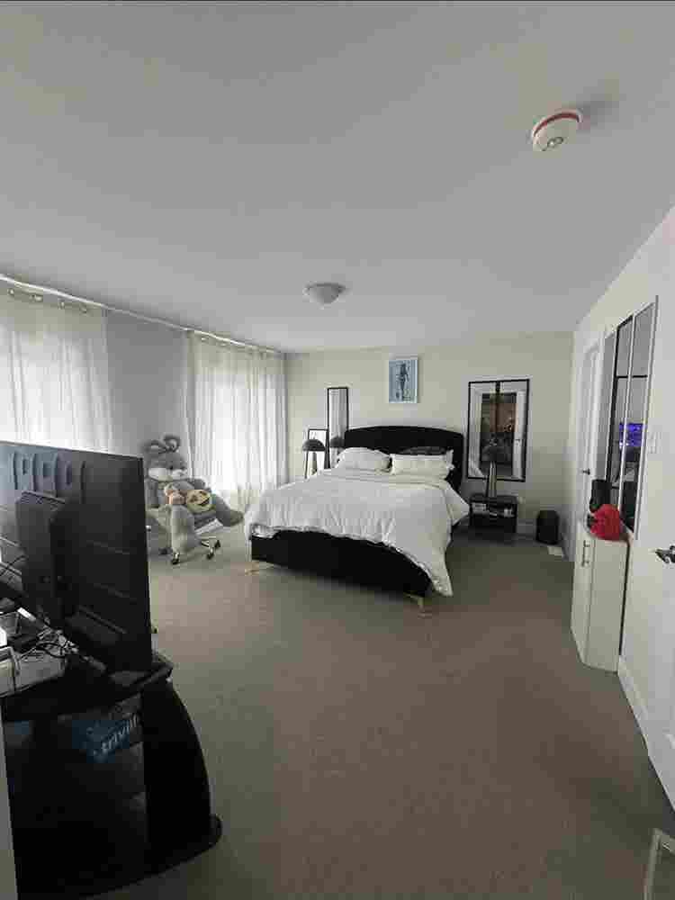 Private room for rent