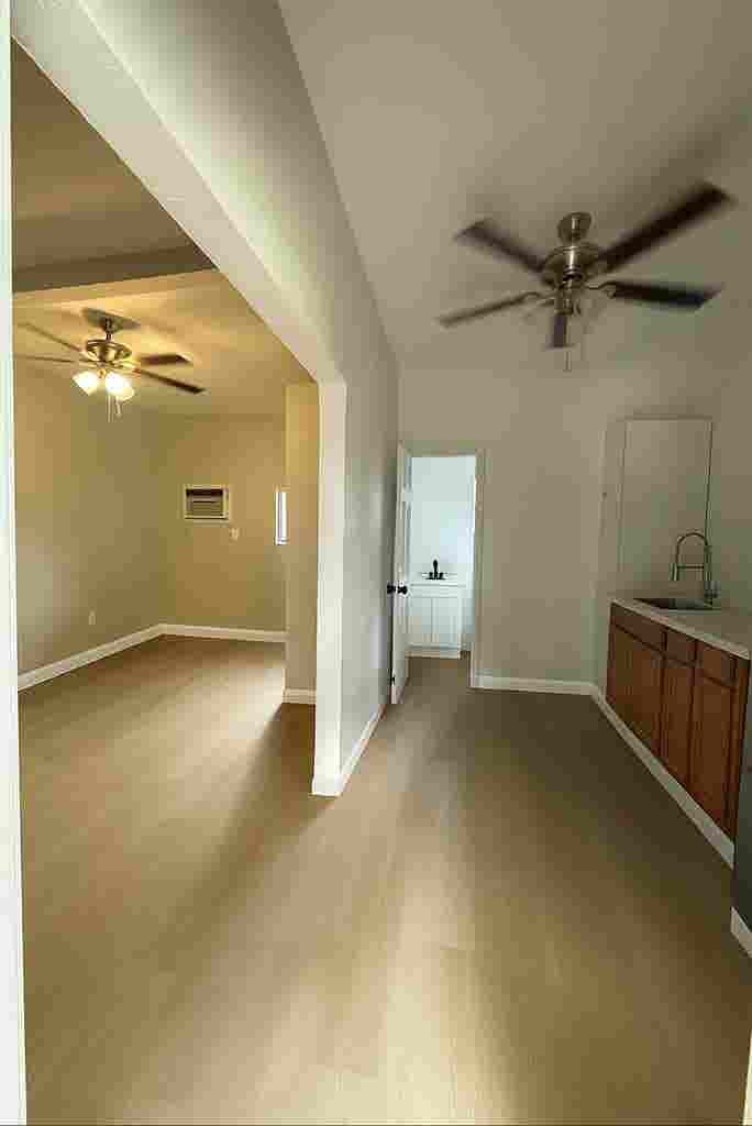 Nice high ceiling studio
