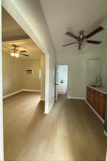Nice high ceiling studio