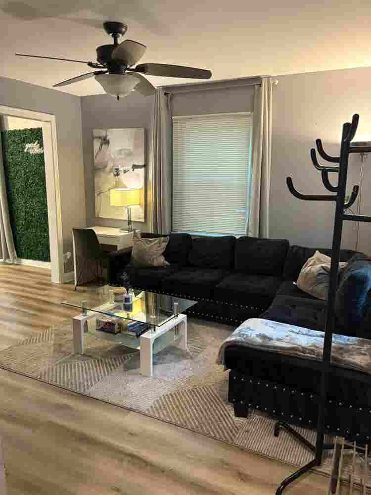 Private Room 2 with Shared Bathroom