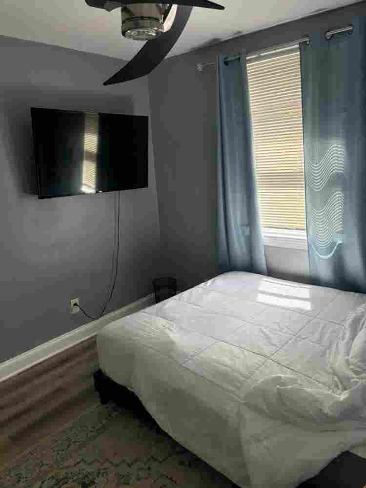 Private Room 2 with Shared Bathroom